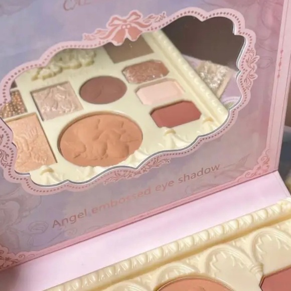 Radiant Angel Embossed Makeup Palette - Picture 7 of 14